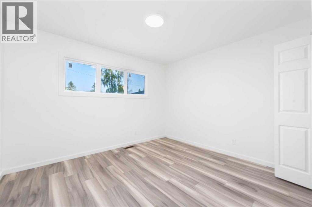 28 Henefer Road Sw, Calgary, Alberta  T2V 3B4 - Photo 10 - A2257870