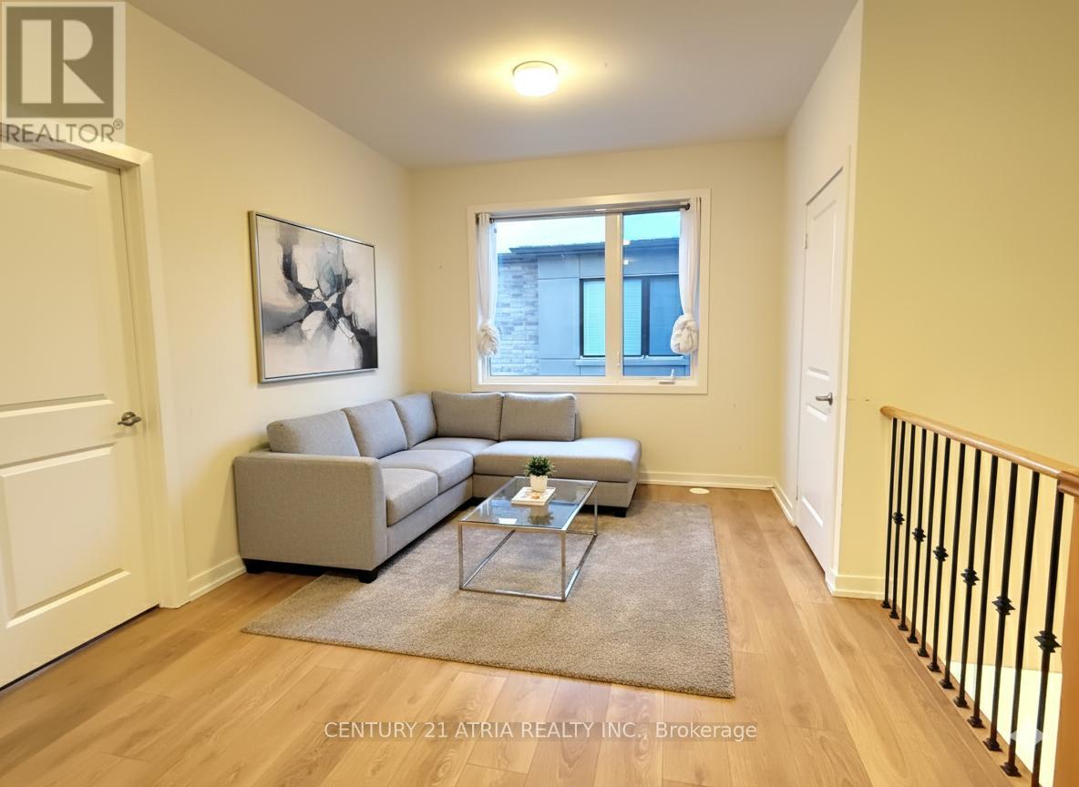 Coach House - 237 Webb Street, Markham, Ontario  L6B 0V5 - Photo 3 - N12603060