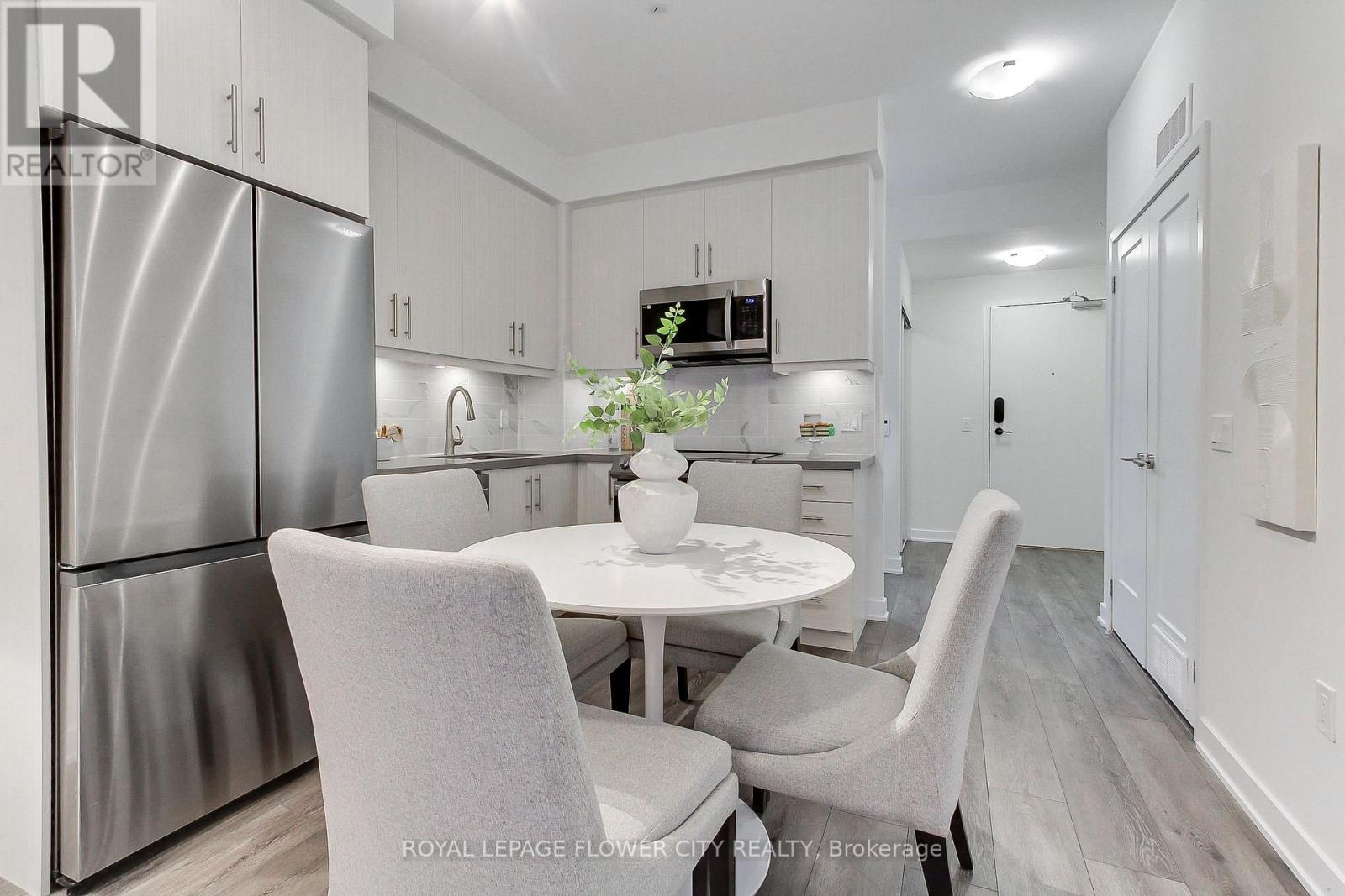 1502 - 105 Oneida Crescent, Richmond Hill, Ontario L4B 0G9 - Photo 11 - N12603066