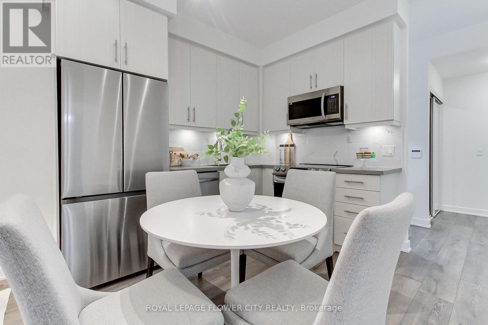 1502 - 105 Oneida Crescent, Richmond Hill, Ontario L4B 0G9 - Photo 12 - N12603066