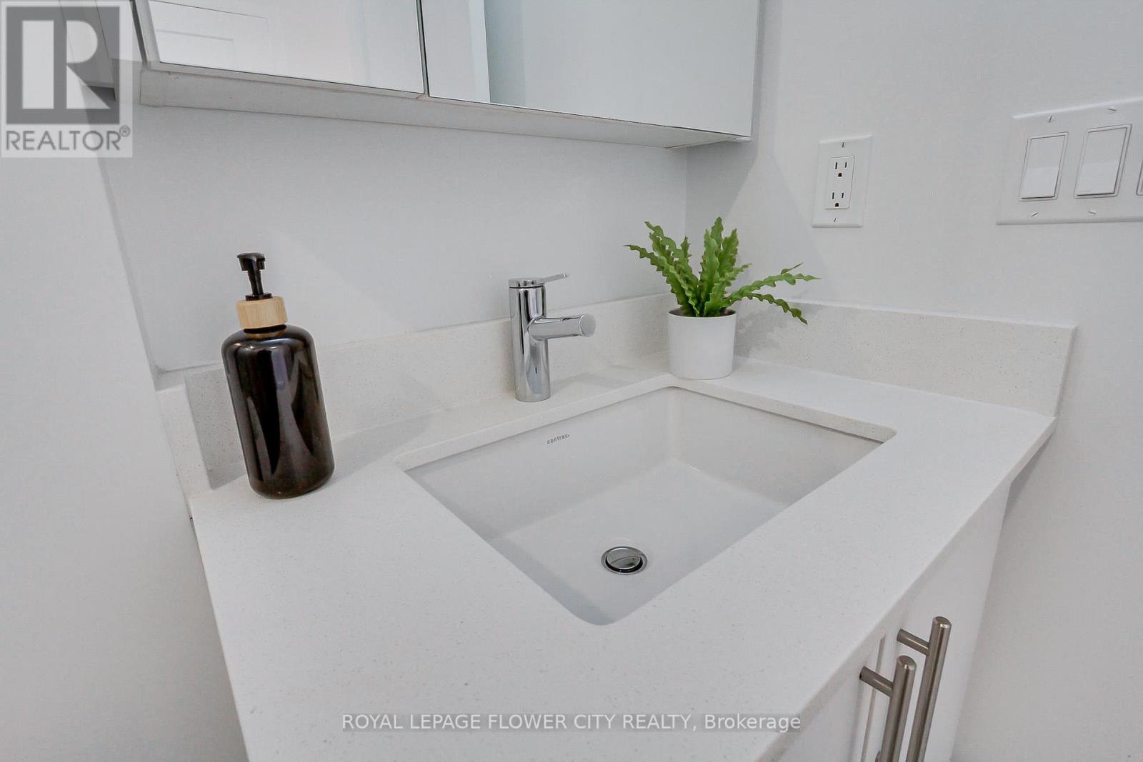 1502 - 105 Oneida Crescent, Richmond Hill, Ontario L4B 0G9 - Photo 28 - N12603066