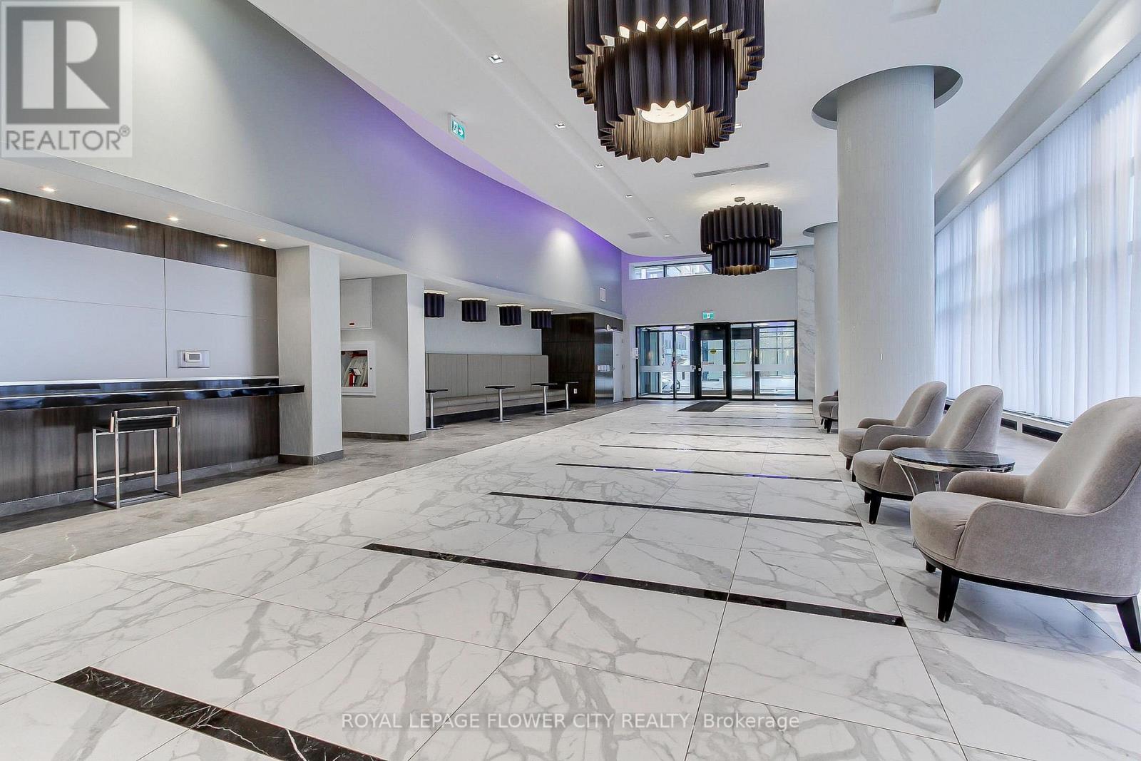 1502 - 105 Oneida Crescent, Richmond Hill, Ontario L4B 0G9 - Photo 4 - N12603066