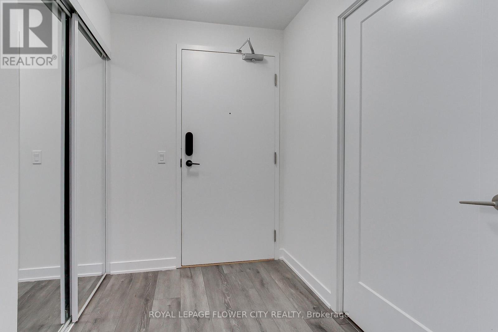 1502 - 105 Oneida Crescent, Richmond Hill, Ontario L4B 0G9 - Photo 8 - N12603066