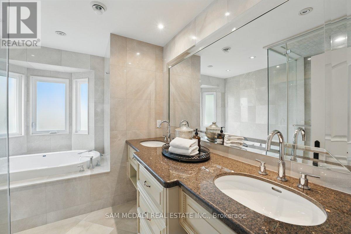 215 Anastasia Terrace, Mississauga, Ontario  L5B 3A5 - Photo 19 - W12603026