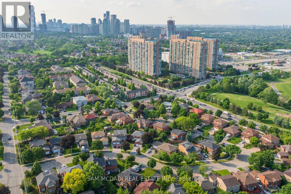 215 Anastasia Terrace, Mississauga, Ontario  L5B 3A5 - Photo 43 - W12603026