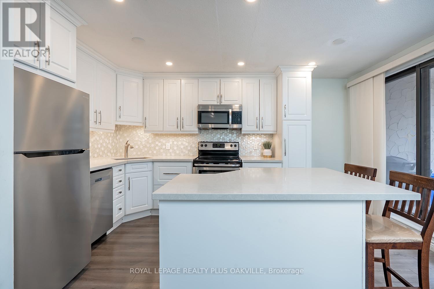 136 - 1058 FALGARWOOD DRIVE, Oakville, Ontario