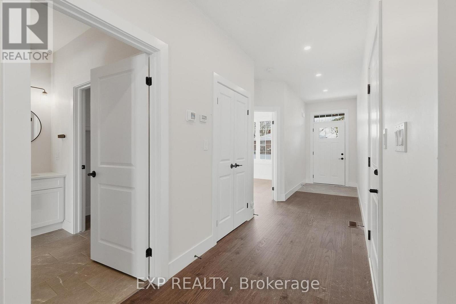 4 Elgin Street W, Norwich (Norwich Town), Ontario  N0J 1P0 - Photo 4 - X12603042