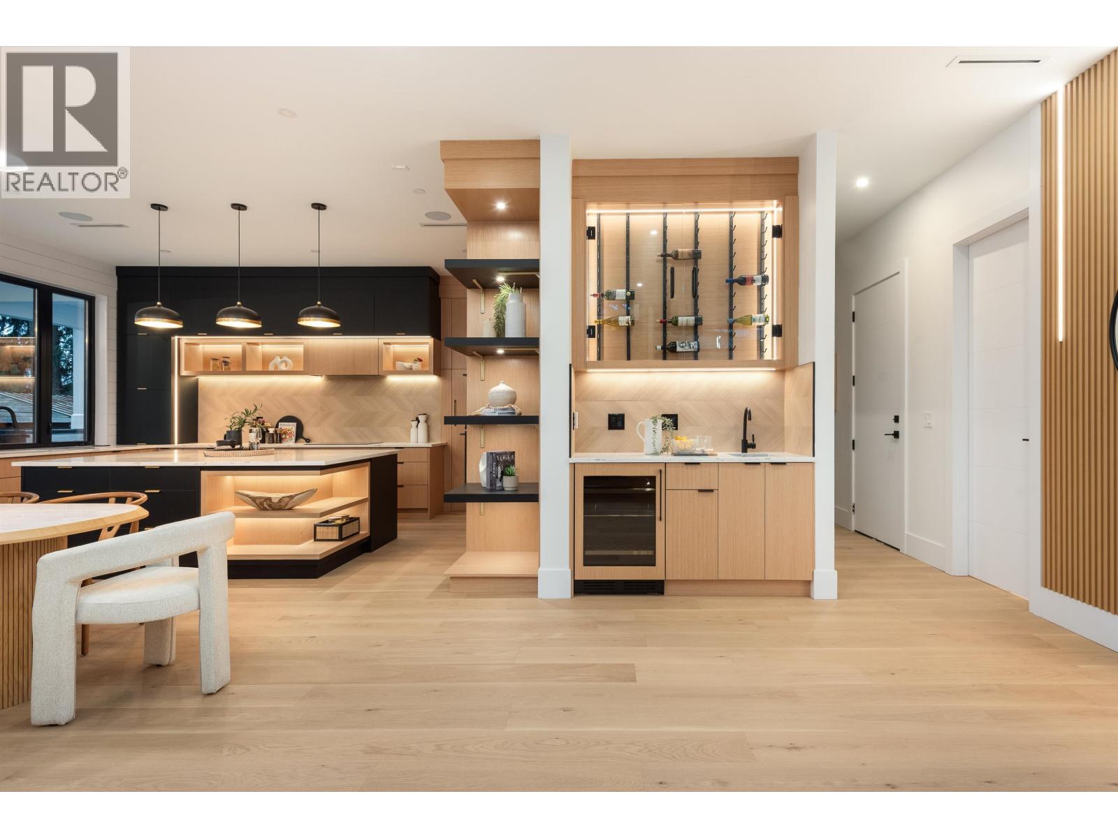 881 Porter Street, Coquitlam, British Columbia  V3J 5B9 - Photo 8 - R3072310