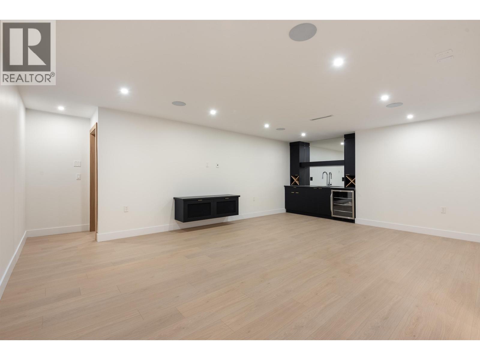 881 Porter Street, Coquitlam, British Columbia  V3J 5B9 - Photo 29 - R3072310