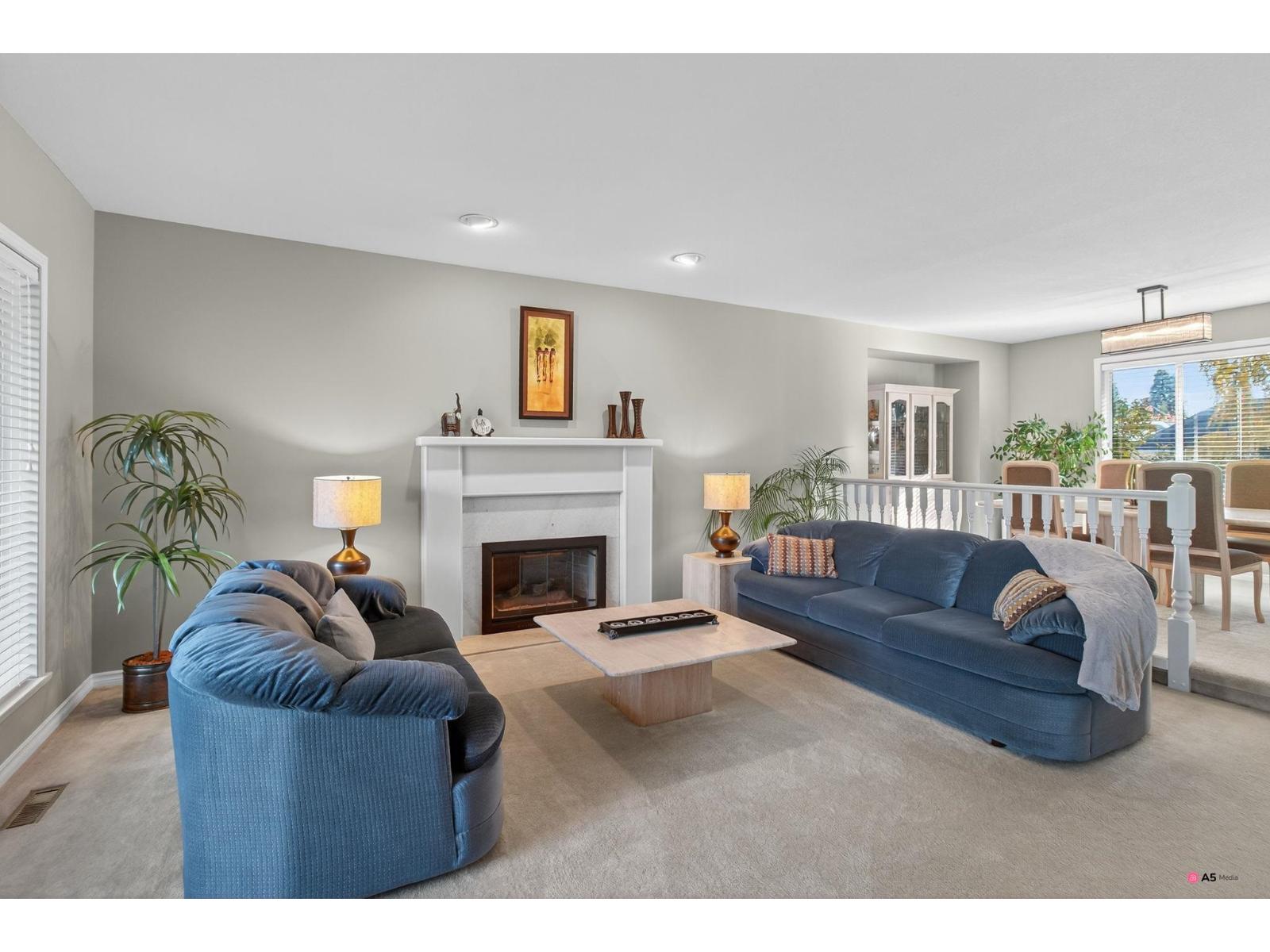 14082 17 Avenue, Surrey, British Columbia  V4A 8K4 - Photo 5 - R3072328