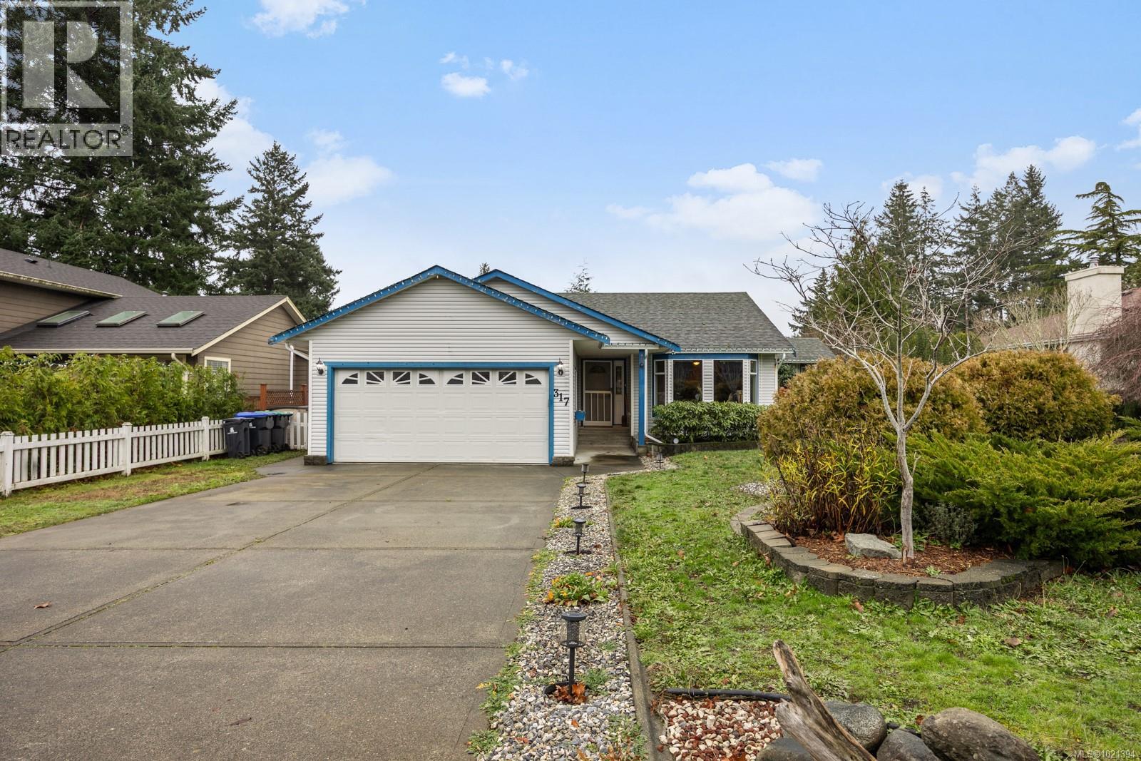 317 Quarry Rd, Comox, British Columbia  V9M 3C4 - Photo 2 - 1021394