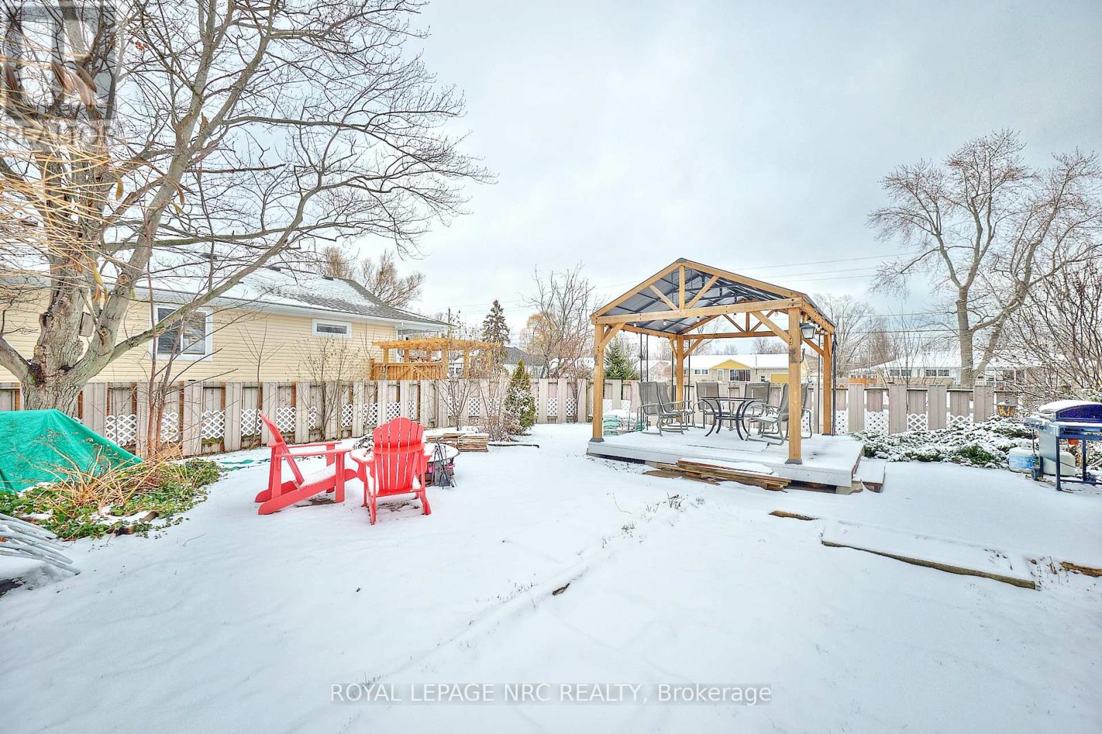 517 Crescent Road, Fort Erie, Ontario  L2A 4R1 - Photo 4 - X12603118