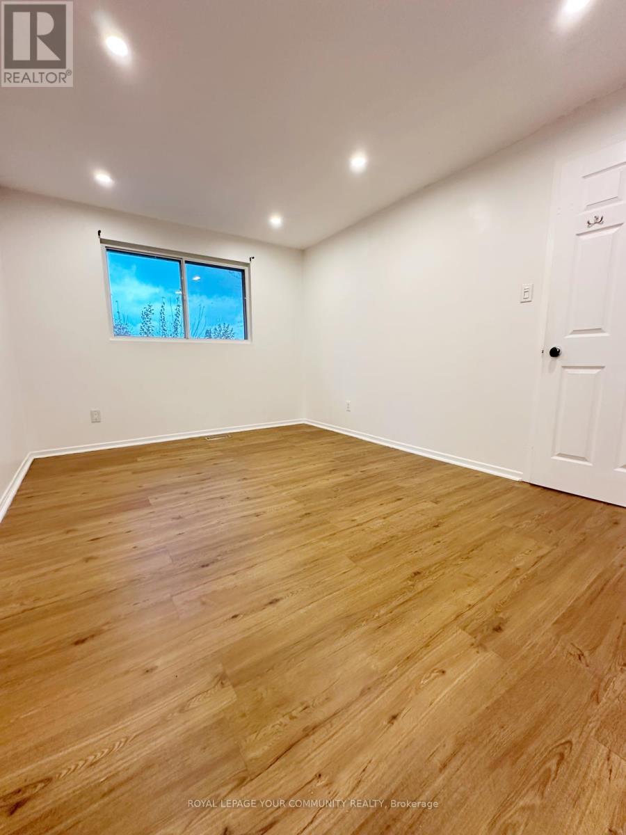 93 Hill Drive, Aurora, Ontario  L4G 3A9 - Photo 19 - N12480052