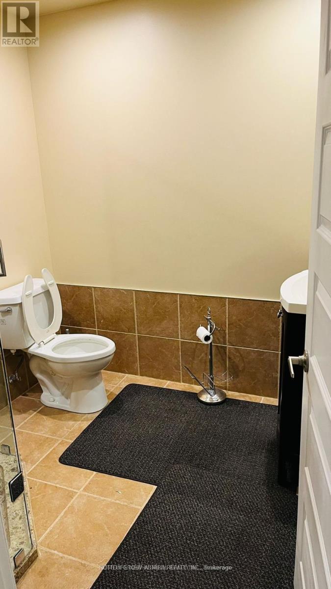 11 - 110 Konrad Crescent, Markham, Ontario L3R 9X2 - Photo 6 - N12602642