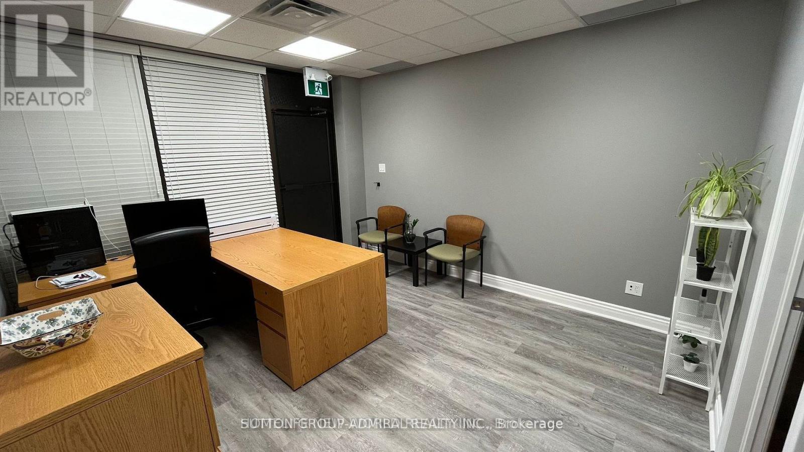 11 - 110 Konrad Crescent, Markham, Ontario L3R 9X2 - Photo 5 - N12602642