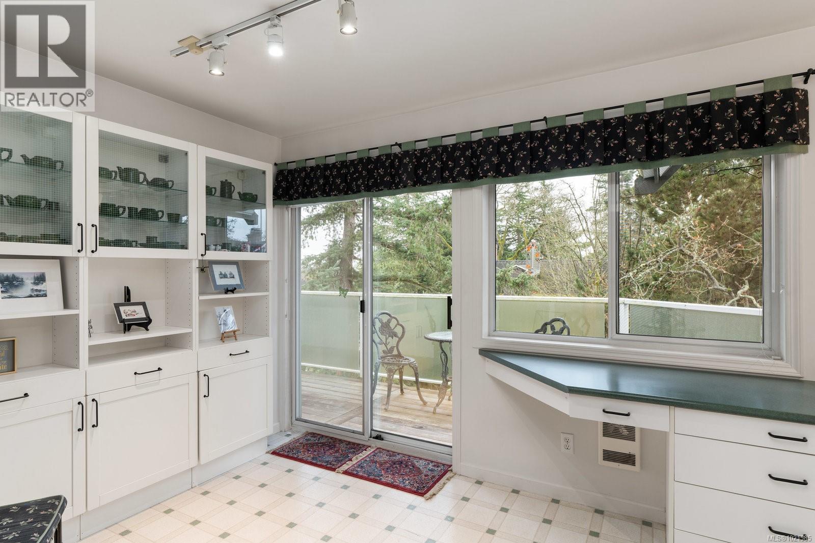 5 1356 Slater St, Saanich, British Columbia  V8X 2P9 - Photo 10 - 1021585