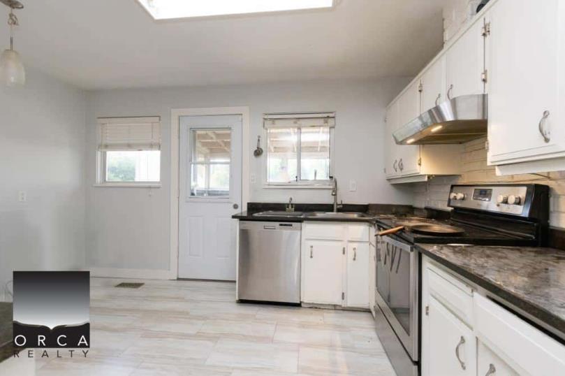 15167 108 Avenue, Surrey, British Columbia  V3R 1W5 - Photo 11 - R3072352