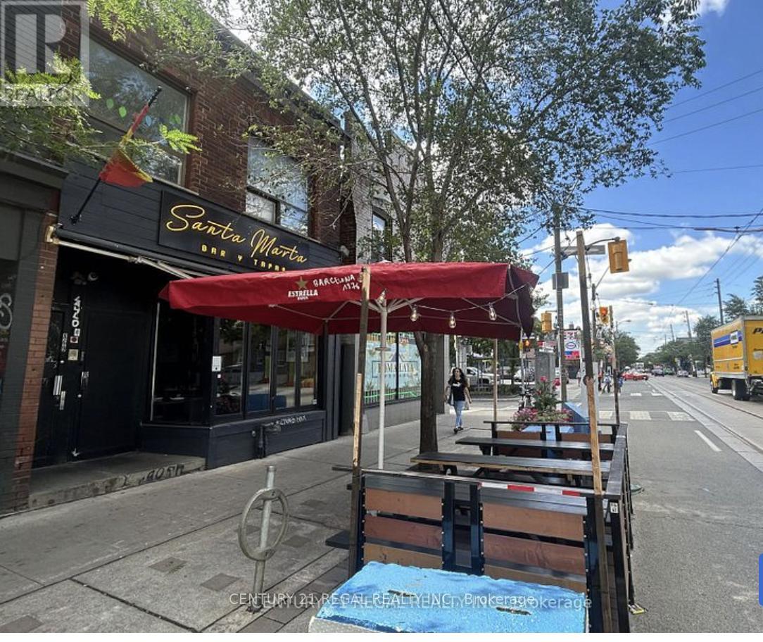 869 DUNDAS STREET W, Toronto, Ontario