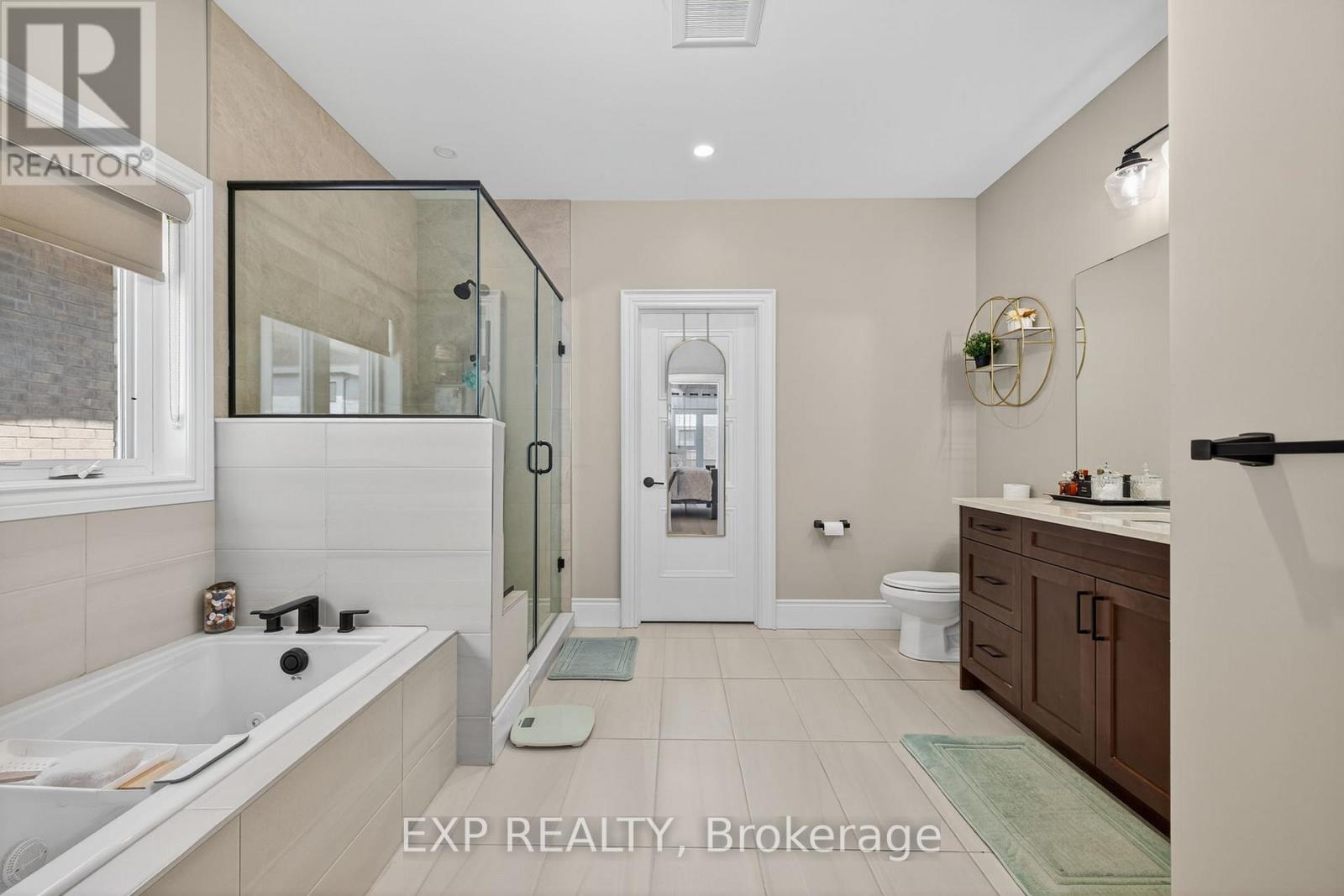 116 Spencer Avenue, Lucan Biddulph, Ontario  N0M 2J0 - Photo 10 - X12426635