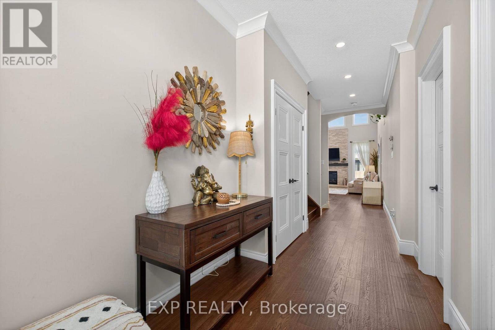 116 Spencer Avenue, Lucan Biddulph, Ontario  N0M 2J0 - Photo 3 - X12426635