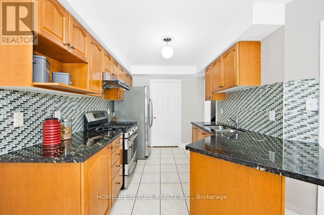 39 Harkness Drive, Whitby, Ontario  L1R 0C5 - Photo 10 - E12603088