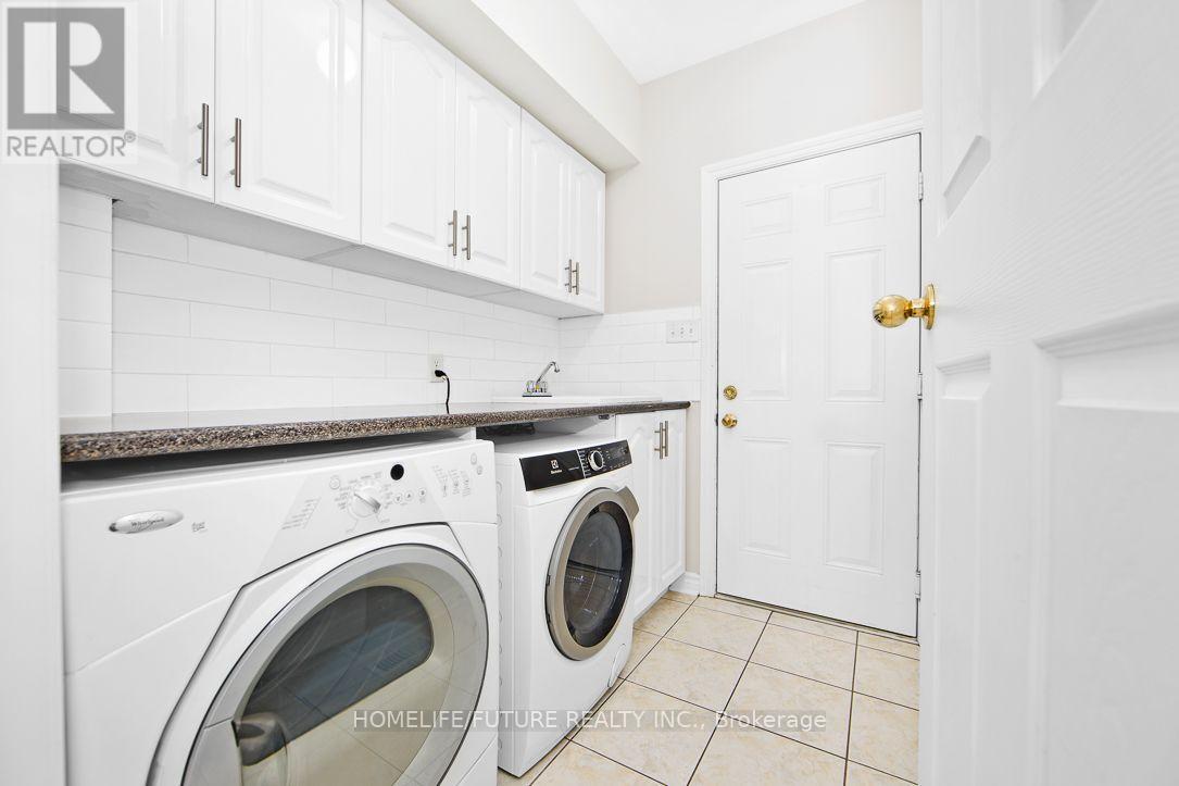 39 Harkness Drive, Whitby, Ontario  L1R 0C5 - Photo 13 - E12603088