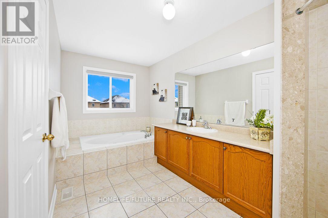 39 Harkness Drive, Whitby, Ontario  L1R 0C5 - Photo 18 - E12603088