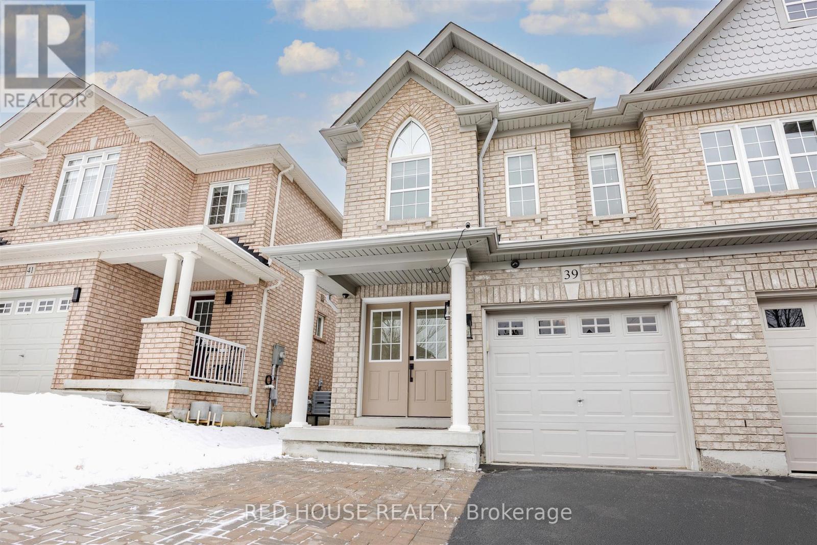 39 Harvest Hills Boulevard, East Gwillimbury, Ontario  L9N 0A6 - Photo 2 - N12603098