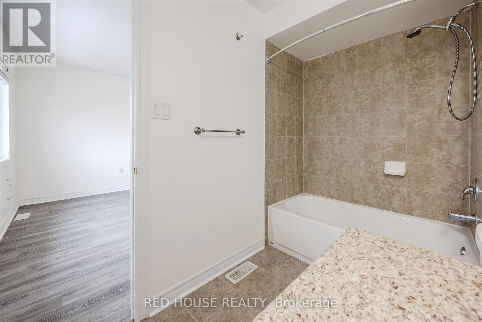 39 Harvest Hills Boulevard, East Gwillimbury, Ontario  L9N 0A6 - Photo 28 - N12603098