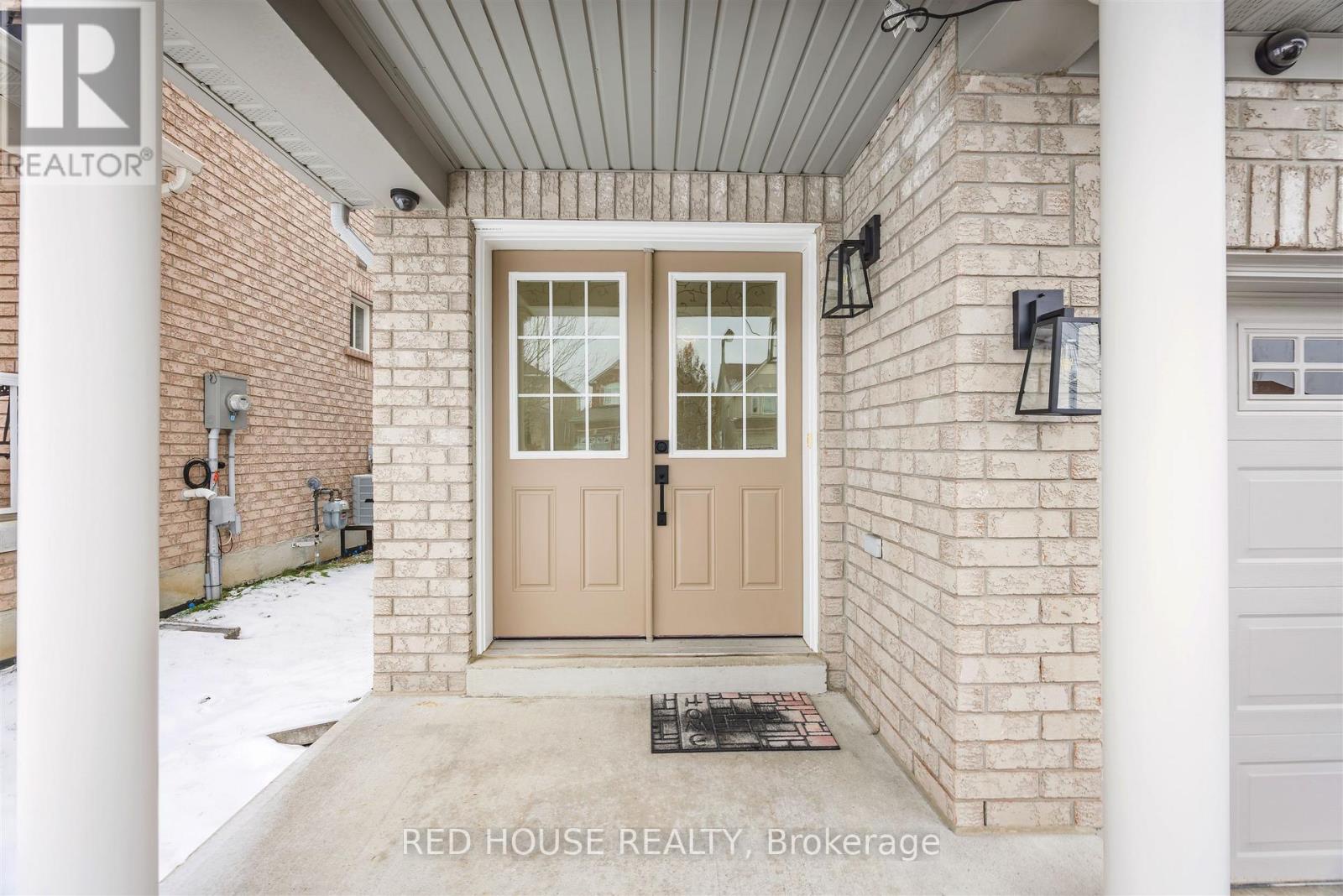 39 Harvest Hills Boulevard, East Gwillimbury, Ontario  L9N 0A6 - Photo 3 - N12603098