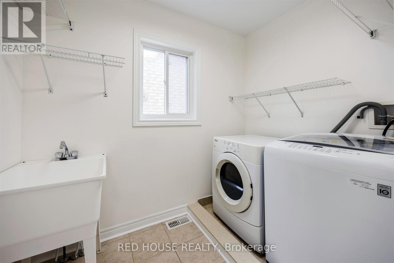 39 Harvest Hills Boulevard, East Gwillimbury, Ontario  L9N 0A6 - Photo 36 - N12603098