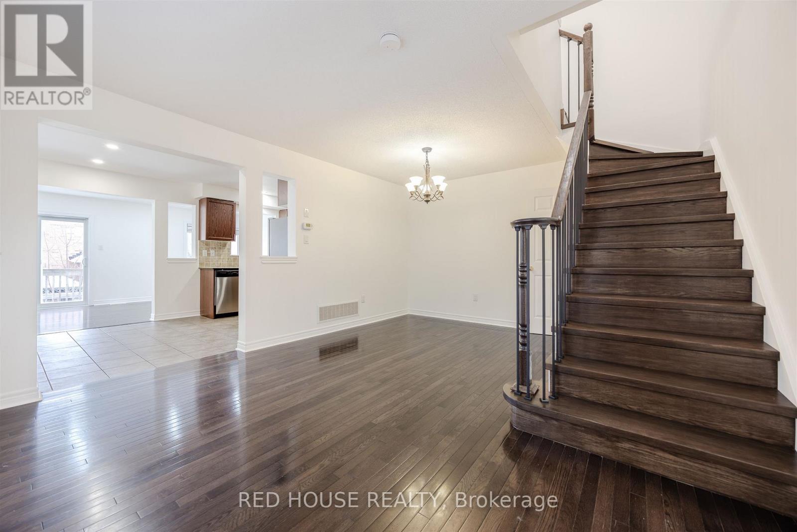 39 Harvest Hills Boulevard, East Gwillimbury, Ontario  L9N 0A6 - Photo 5 - N12603098