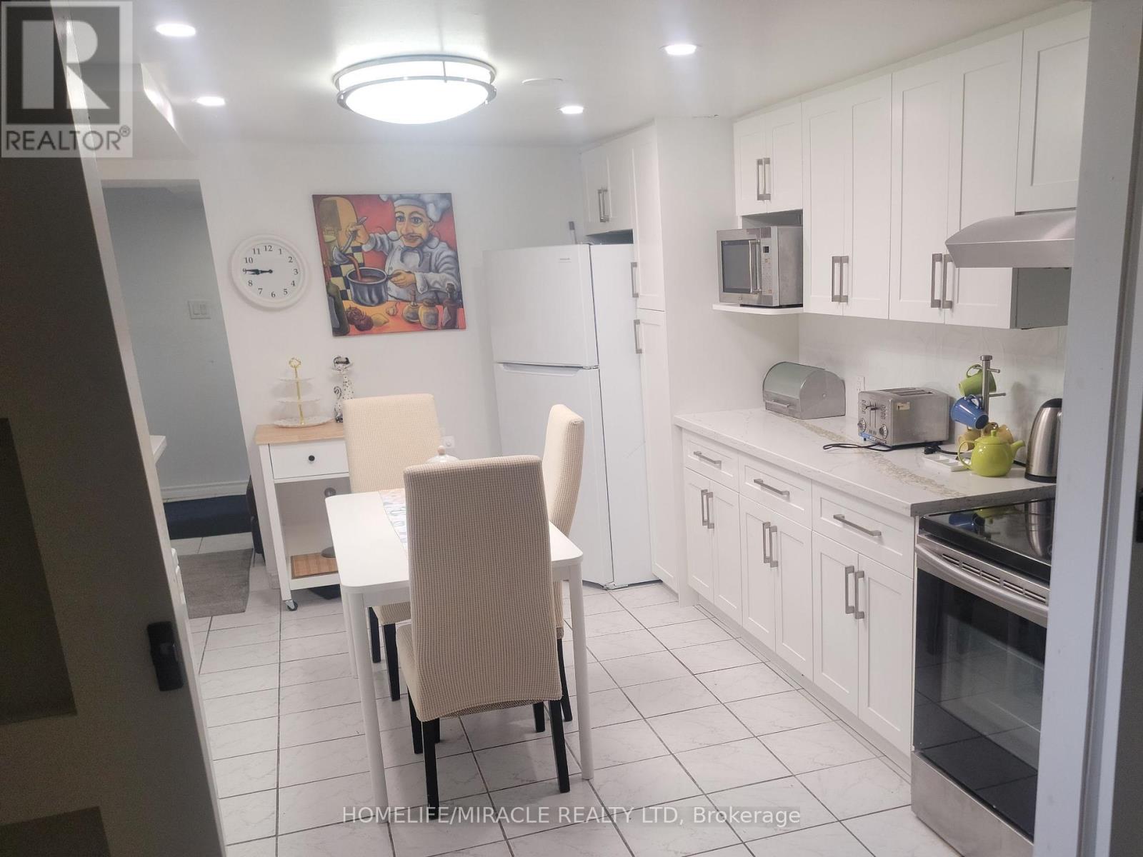 Basement - 1252 Hillhurst Road, Oakville, Ontario L6J 1X4 - Photo 2 - W12602542