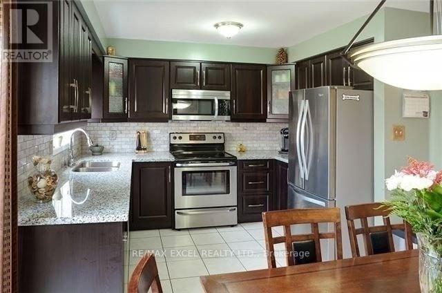 95 Bunchberry Way, Brampton, Ontario  L6R 2E8 - Photo 15 - W12603102