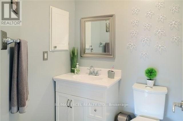 95 Bunchberry Way, Brampton, Ontario  L6R 2E8 - Photo 23 - W12603102