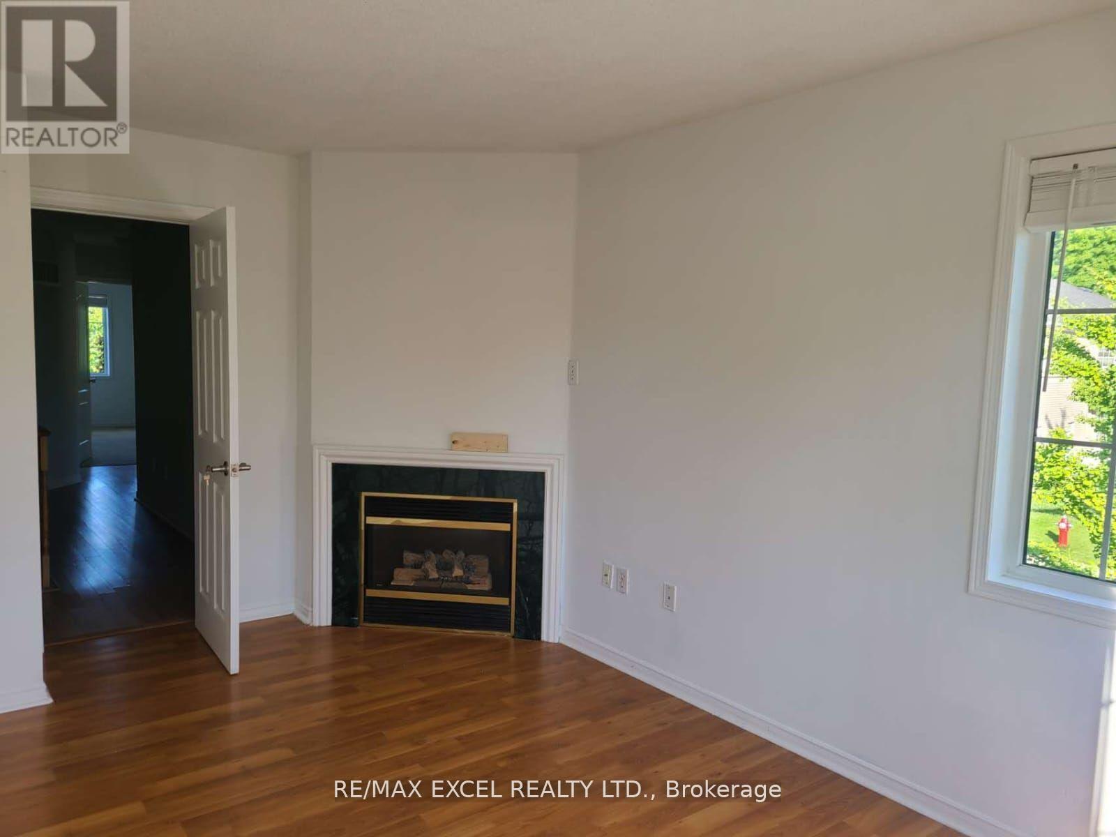 95 Bunchberry Way, Brampton, Ontario  L6R 2E8 - Photo 8 - W12603102