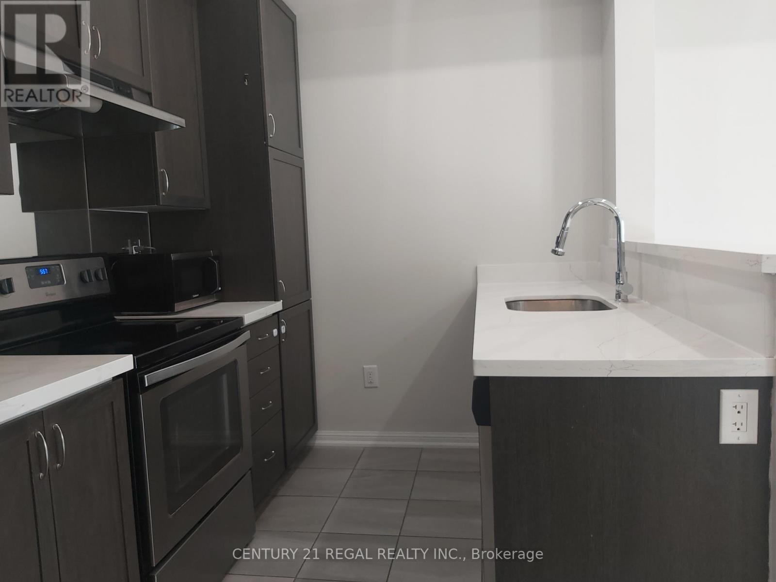 178 - 250 Sunny Meadow Boulevard, Brampton, Ontario  L6R 3Y6 - Photo 3 - W12603128