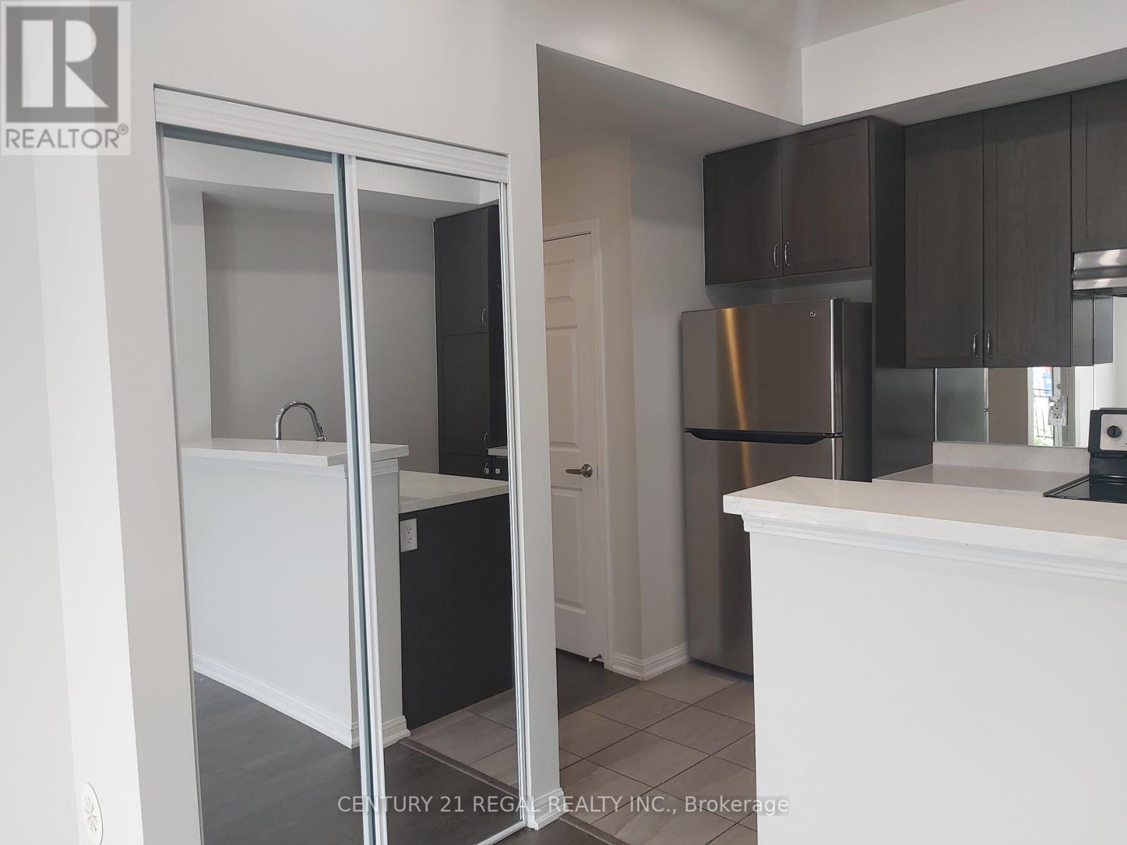 178 - 250 Sunny Meadow Boulevard, Brampton, Ontario  L6R 3Y6 - Photo 5 - W12603128