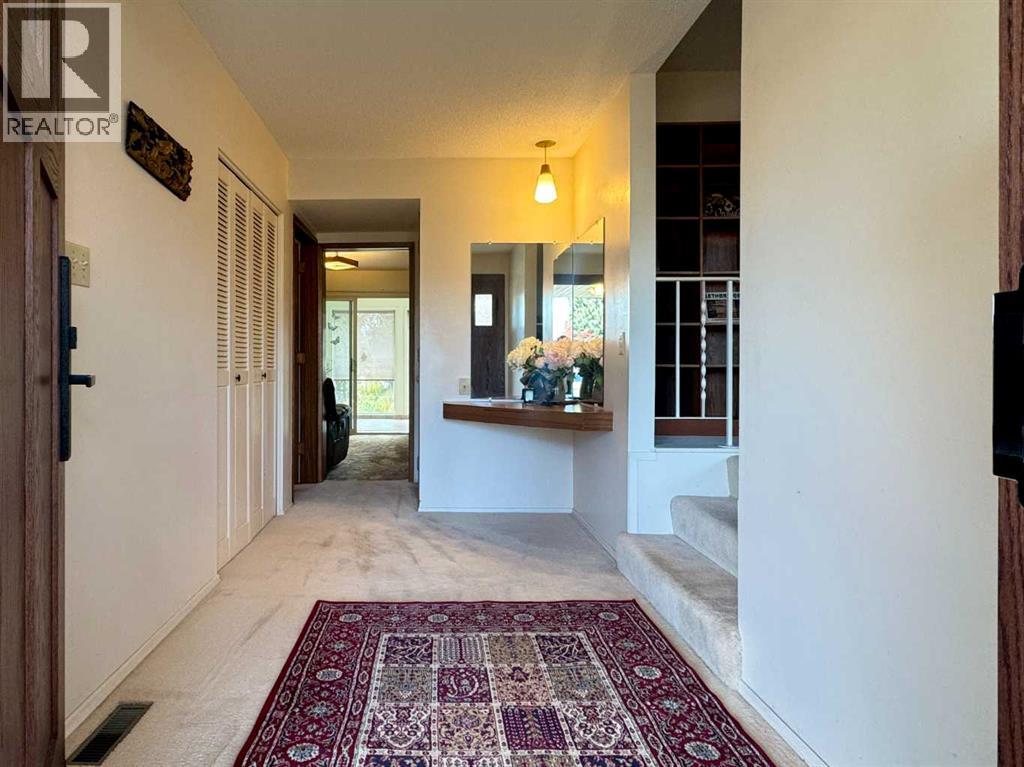 2231 19 Street S, Lethbridge, Alberta T1K 2C6 - Photo 3 - A2270104