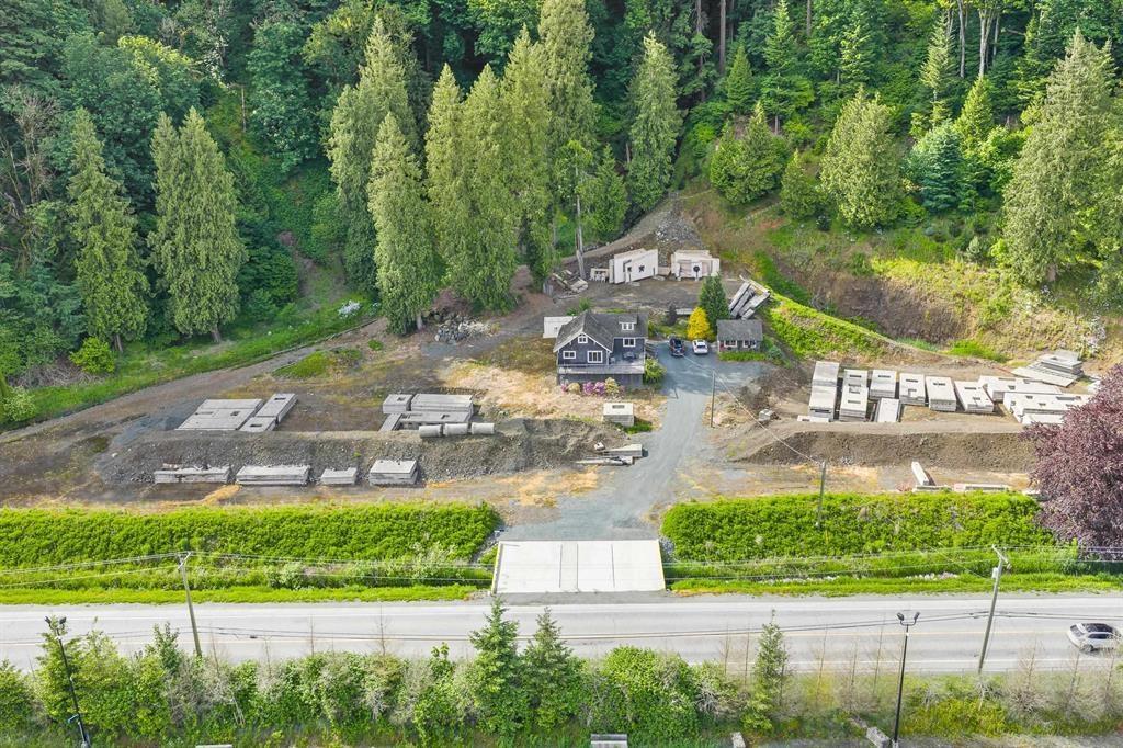 8395 Chilliwack Mountain Road, West Chilliwack, Chilliwack, British Columbia  V2R 3W8 - Photo 2 - C8074315