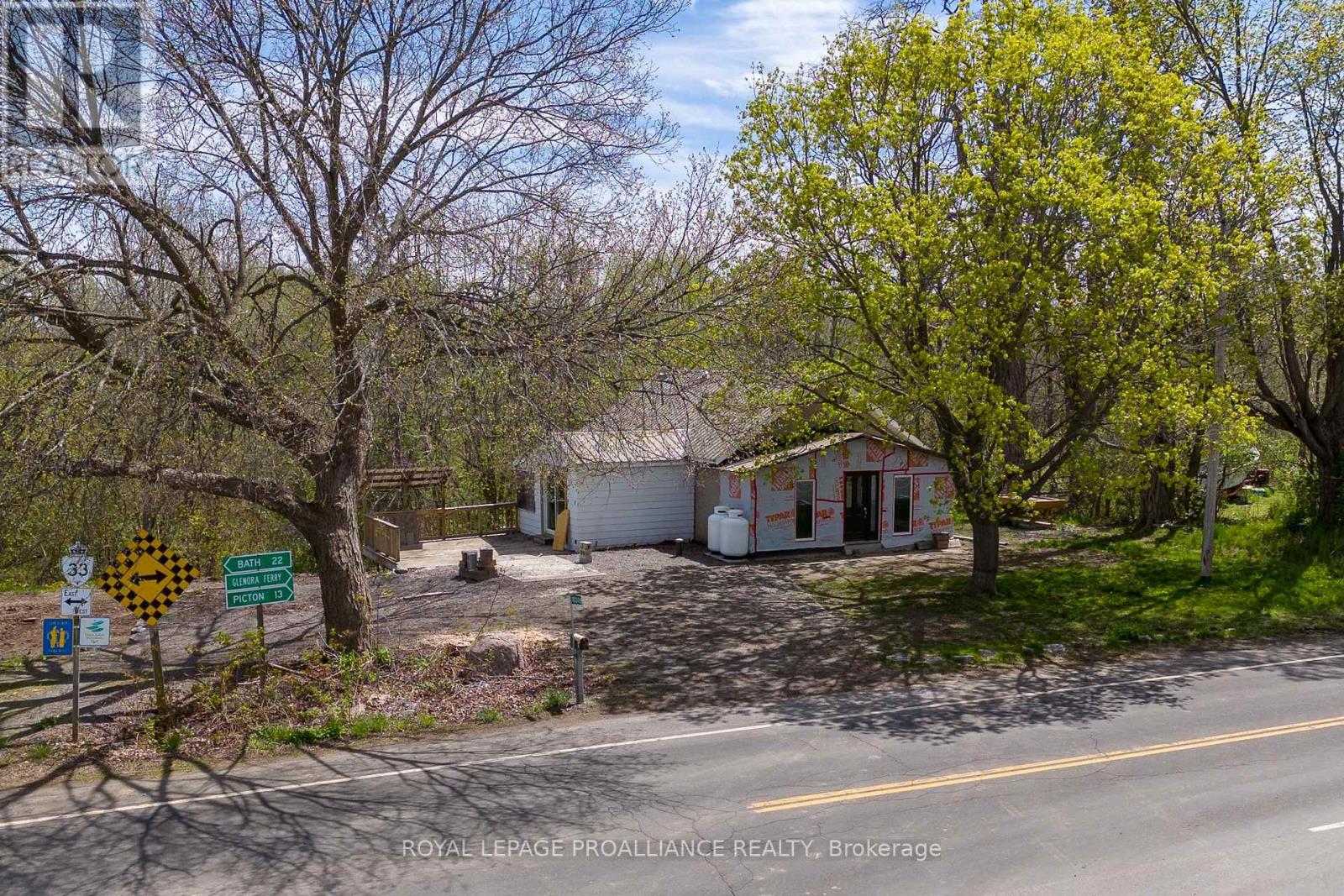 10346 Loyalist Parkway, Greater Napanee, Ontario  K0H 1G0 - Photo 10 - X12603146