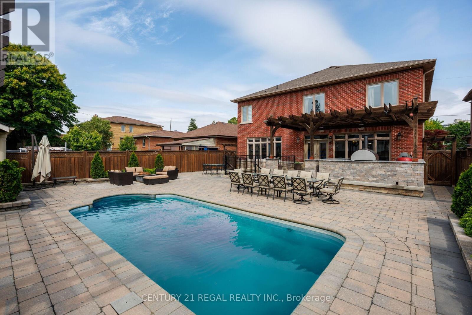 127 SULTANA AVENUE, Toronto, Ontario