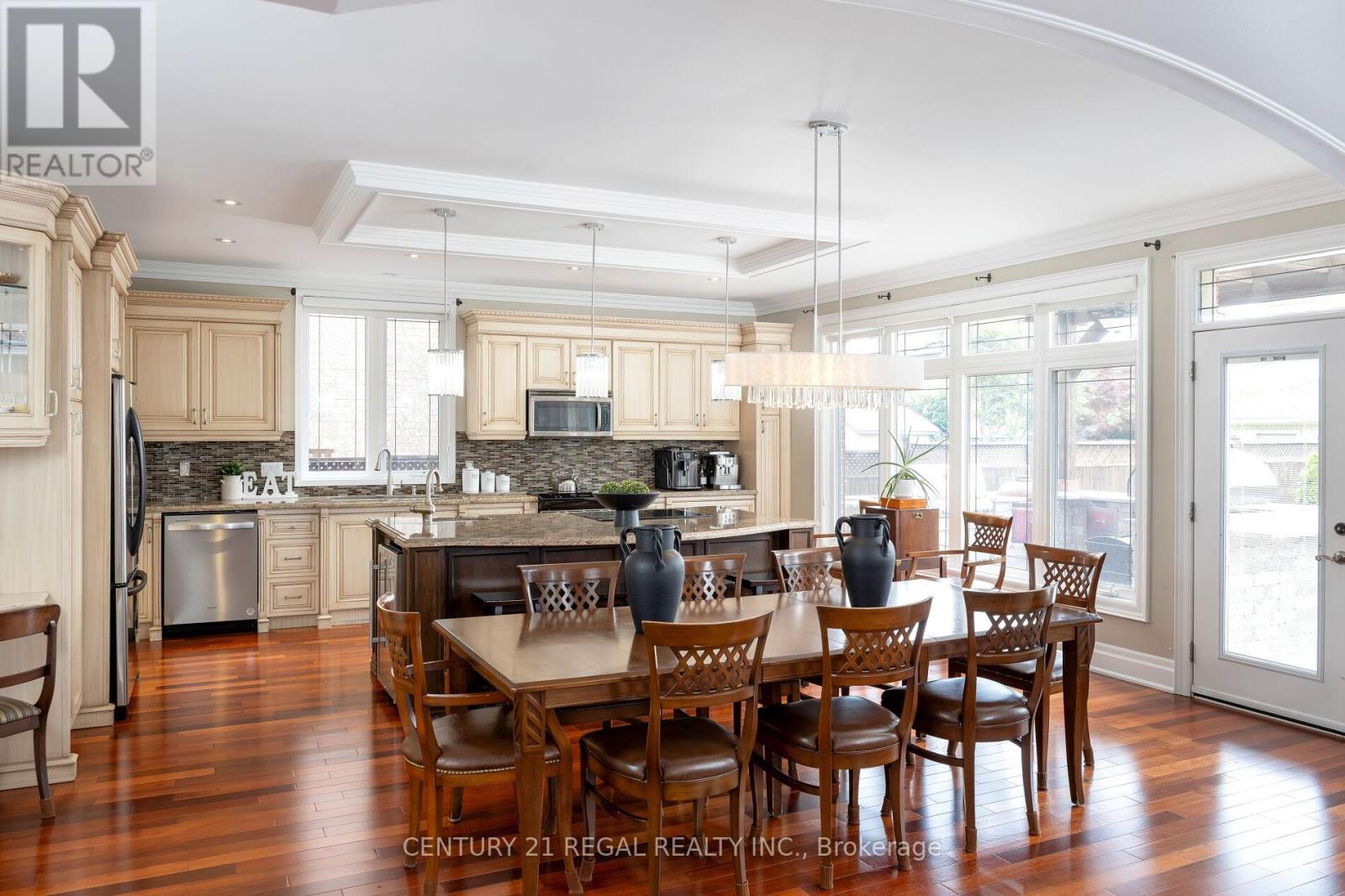 127 Sultana Avenue, Toronto, Ontario  M6A 1T6 - Photo 18 - C12469793