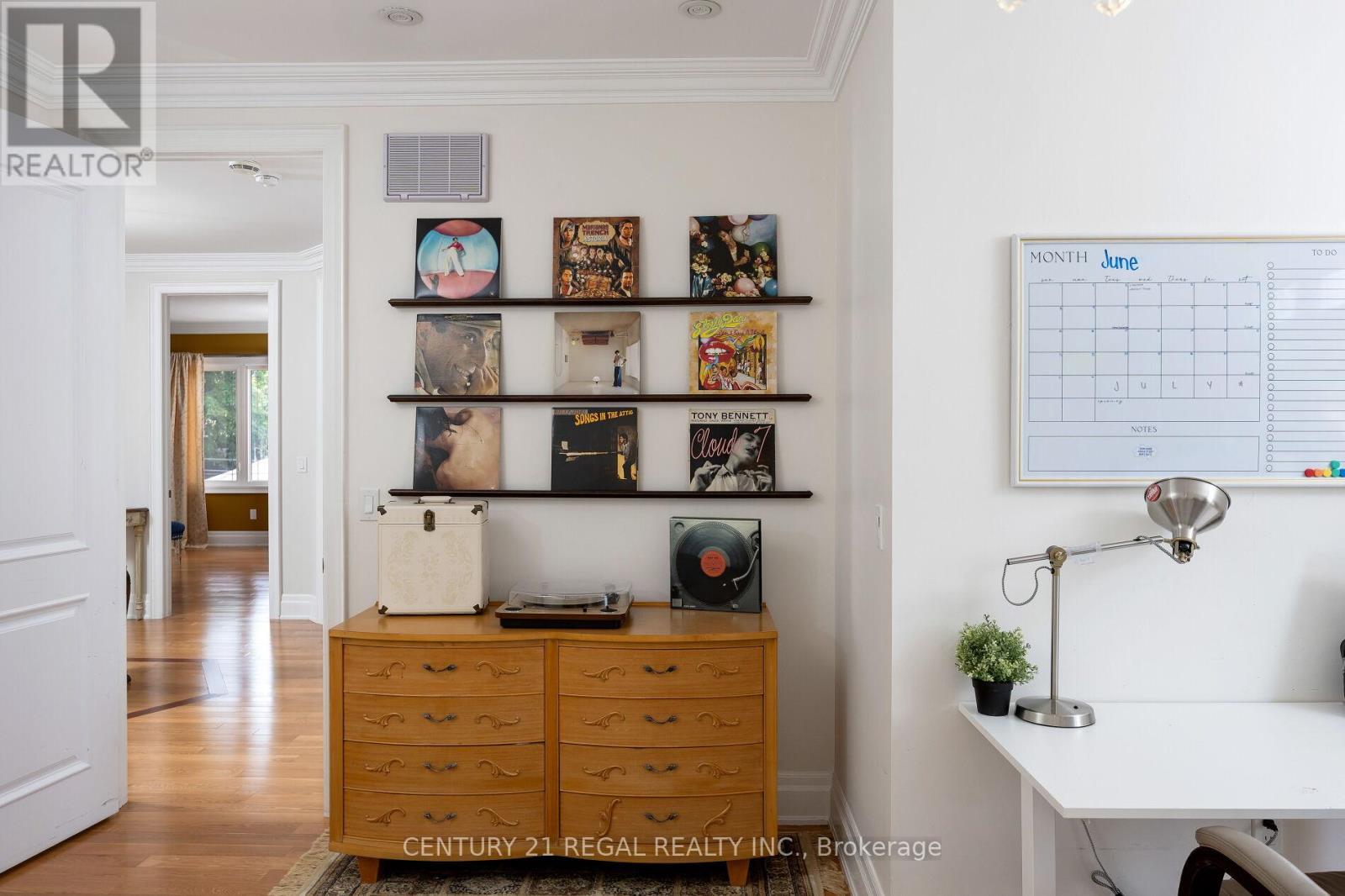 127 Sultana Avenue, Toronto, Ontario  M6A 1T6 - Photo 35 - C12469793