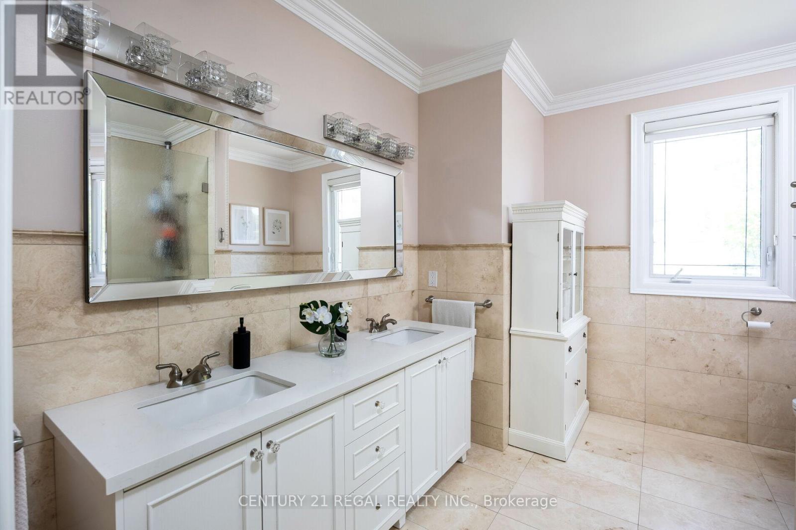 127 Sultana Avenue, Toronto, Ontario  M6A 1T6 - Photo 36 - C12469793