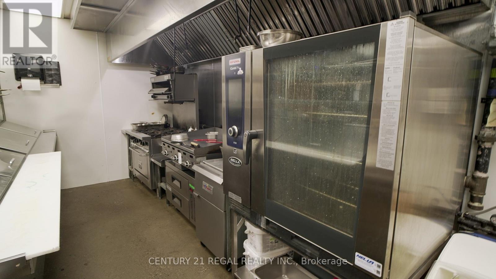 337 King Street W, Toronto, Ontario M5V 2E7 - Photo 15 - C12550662