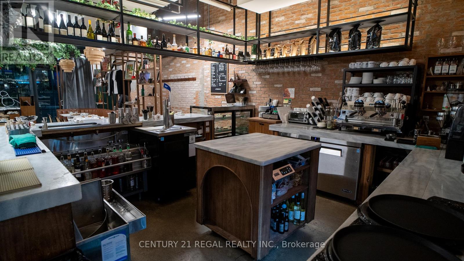 337 King Street W, Toronto, Ontario M5V 2E7 - Photo 13 - C12550662