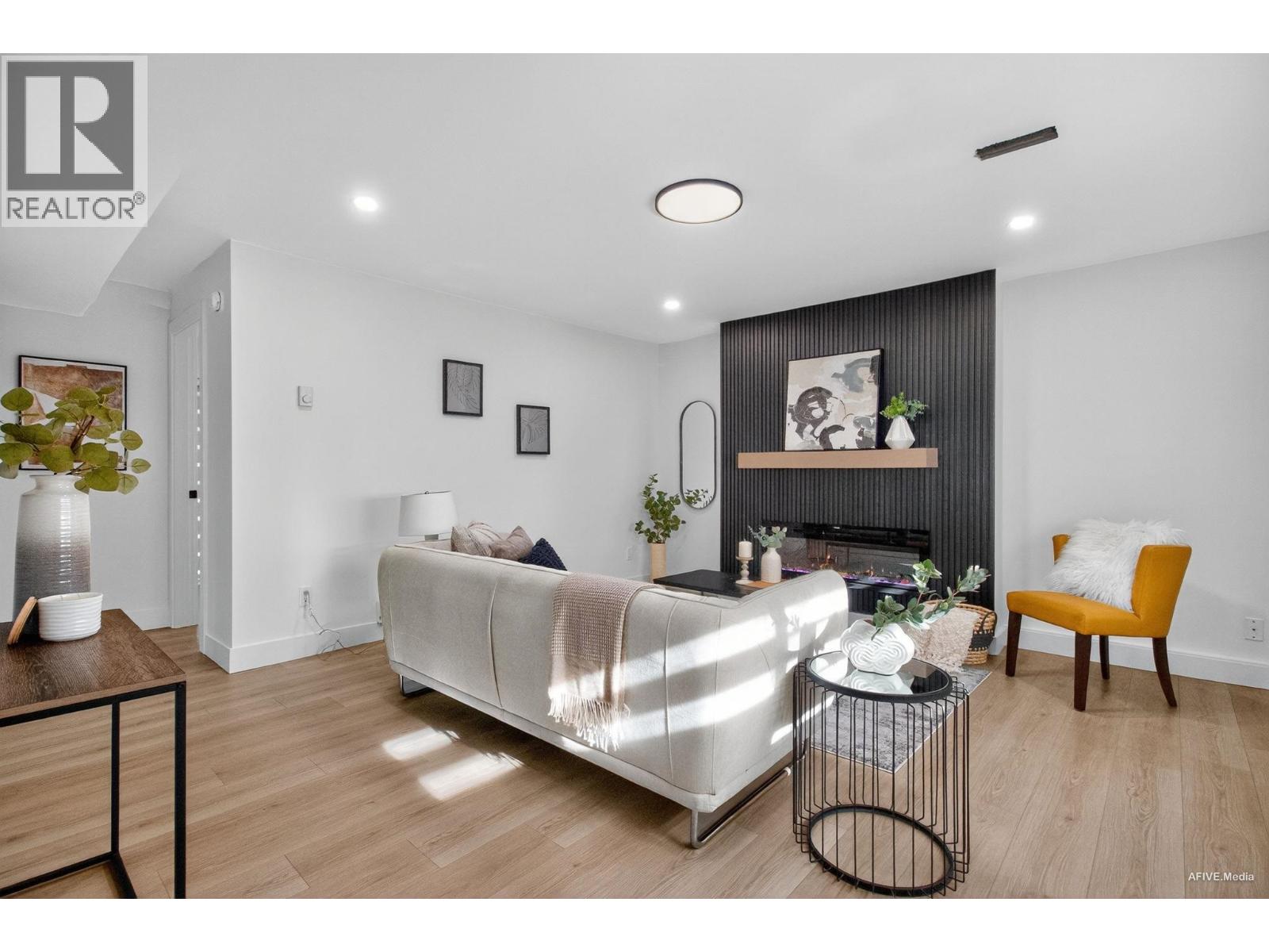 9831 GLENTHORNE DRIVE, Richmond, British Columbia