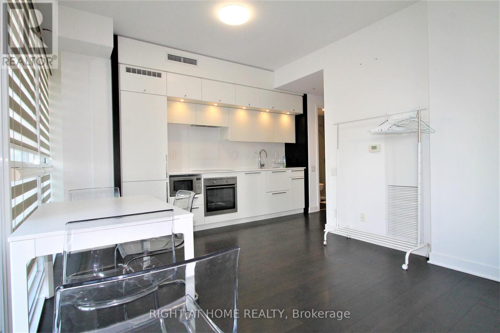 1405 - 15 Grenville Street, Toronto, Ontario  M4Y 0B9 - Photo 17 - C12603136