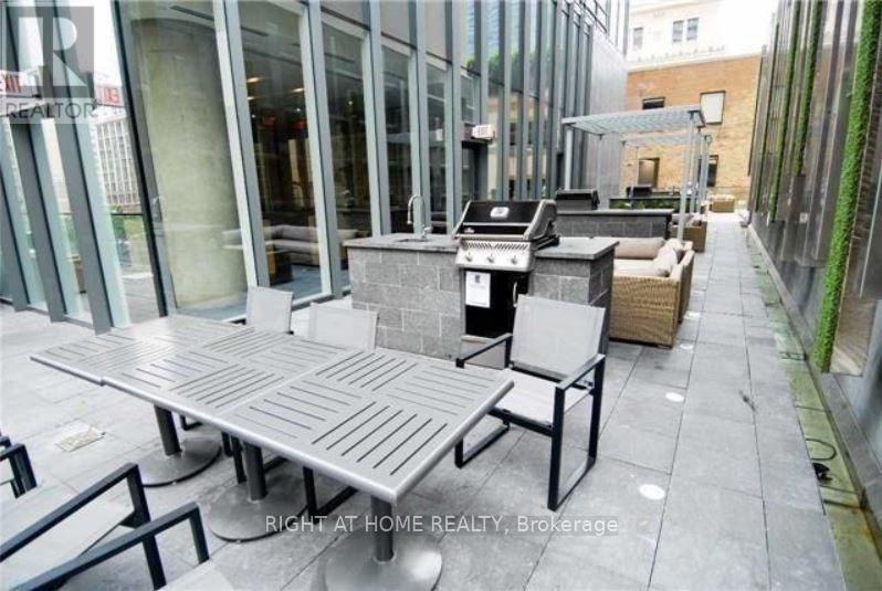 1405 - 15 Grenville Street, Toronto, Ontario  M4Y 0B9 - Photo 24 - C12603136